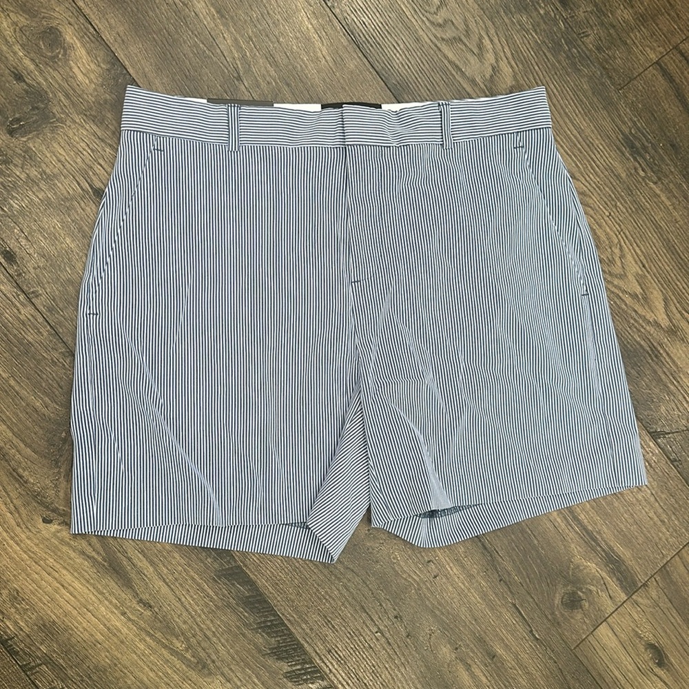 NWT Banana Republic 5” Short Size 6